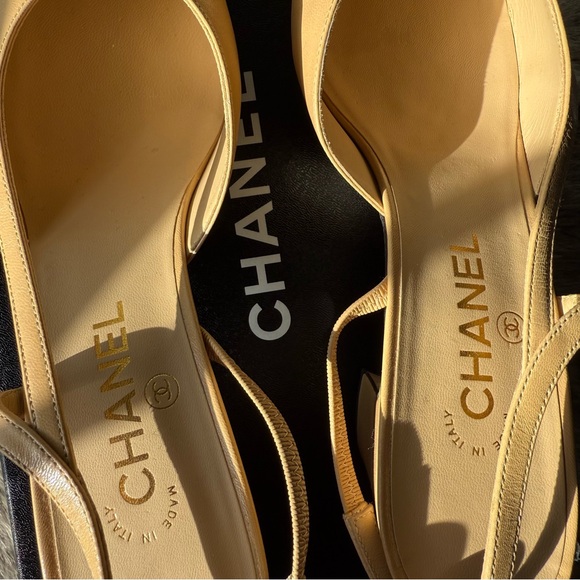 BNIB Chanel Cap Toe CC Slingback Pumps 41.5 Beige/Black - Picture 5 of 10